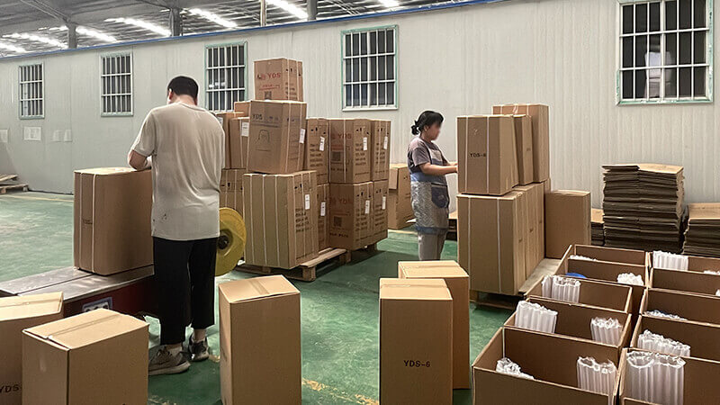 國內(nèi)發(fā)貨液氮罐，正在打包